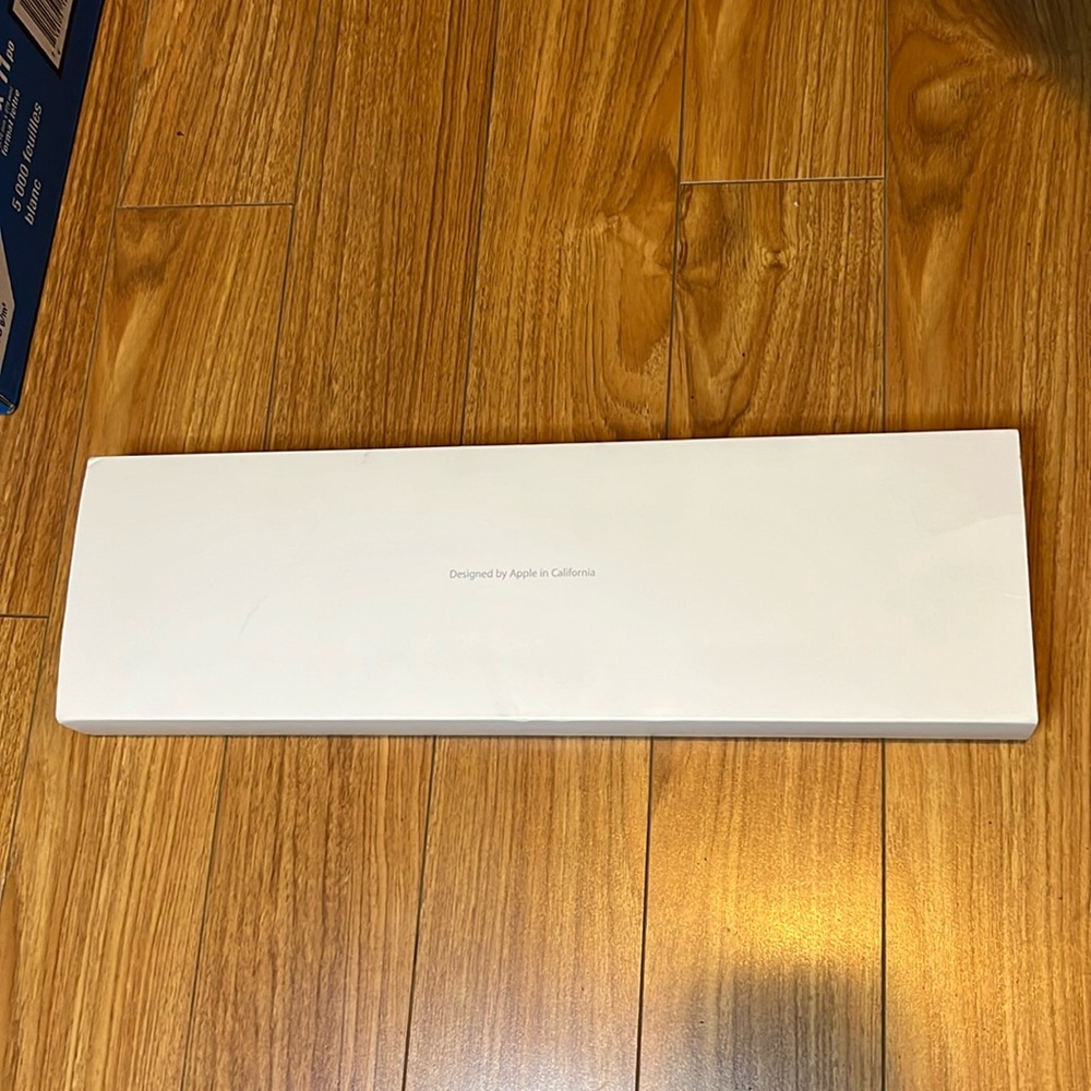 New Apple wireless keyboard 2009